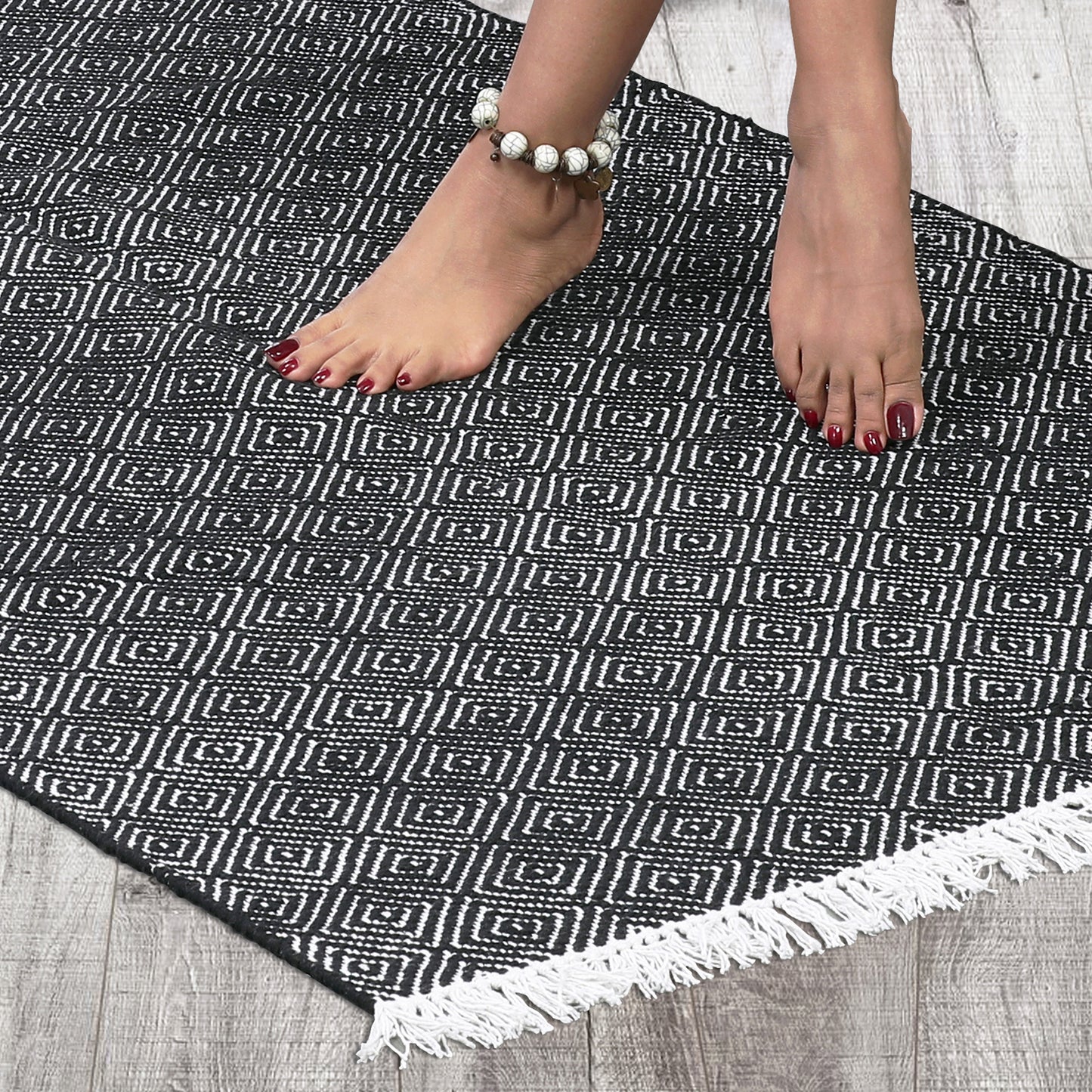 Cotton Area Rug Woven Black White argyle Frills 1188